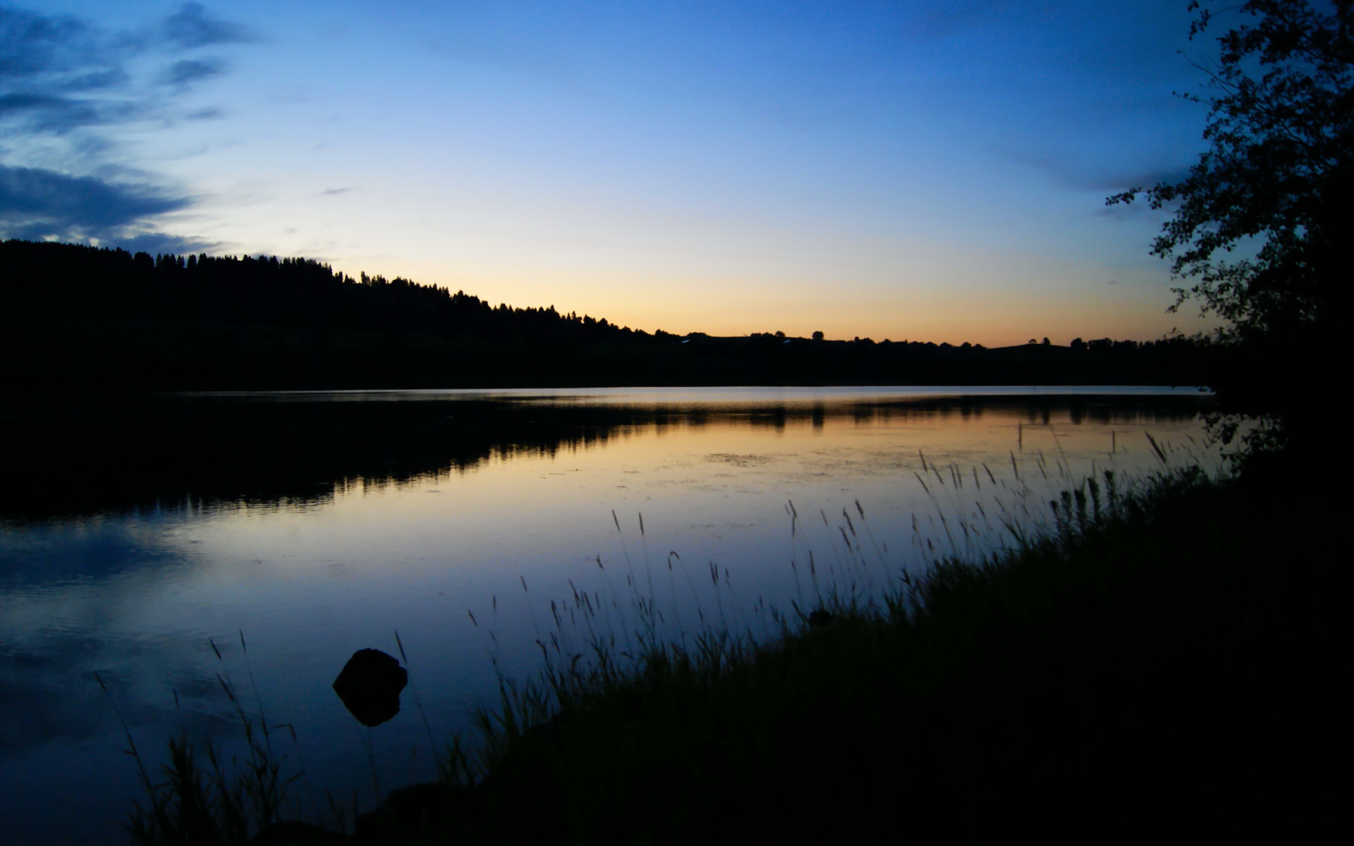 九游网页版官网入口-_红土、硬地、草地：不同场地带来的独特体验_，红土地土壤有什么好处