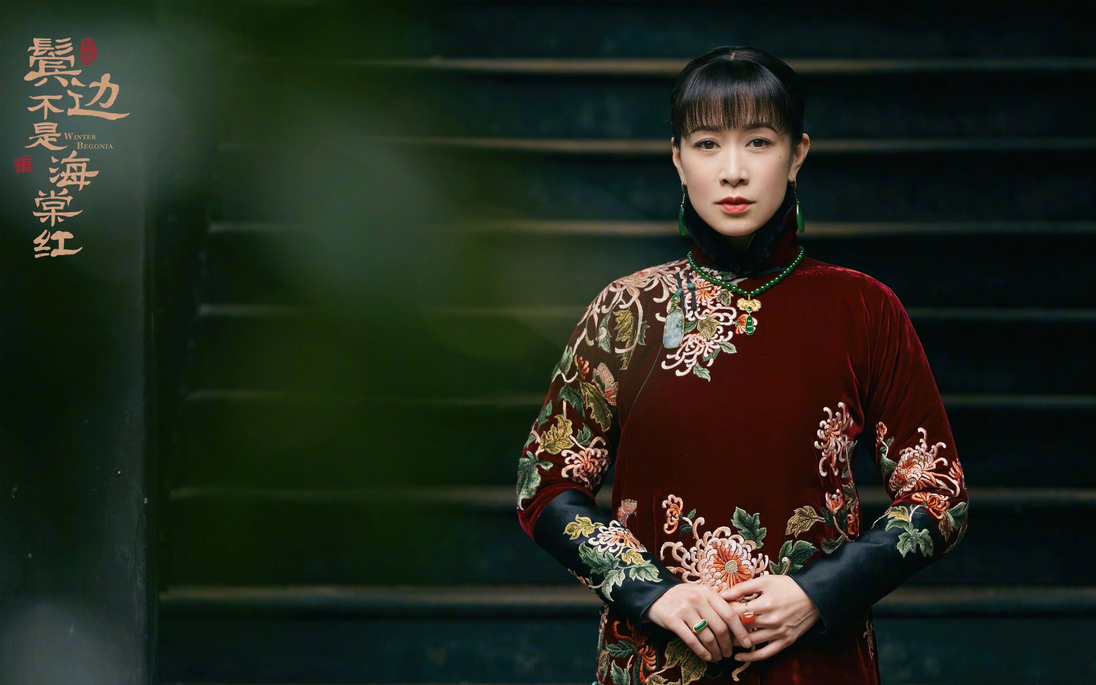 “高新体育中心网球赛:选手拼尽全力,赛场气氛爆棚”