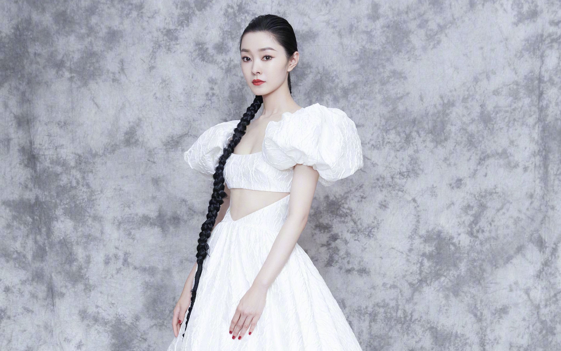 球队发布官方海报传递备战信号激发球迷期待情绪,球队宣传文案